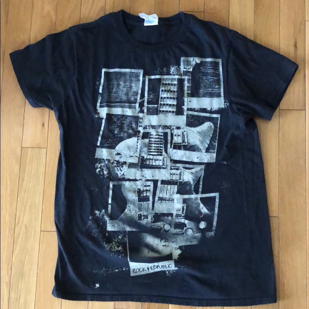 Graphic guitar t-shirt